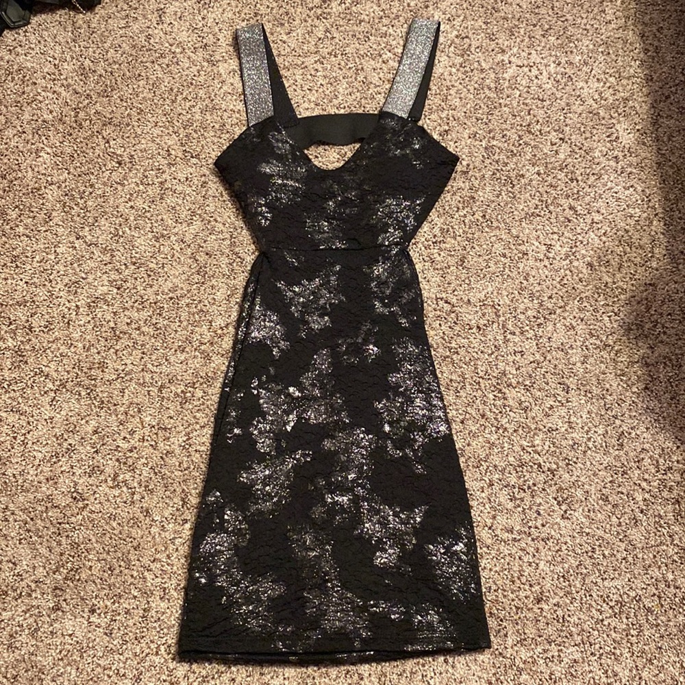 🧡2/$15🧡 Sexy Black Mini Cut Out Dress 🖤🤍🖤